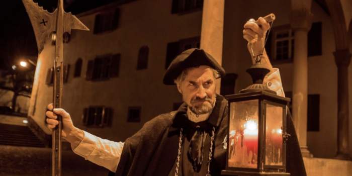Visite nocturne avec le veilleur de nuit